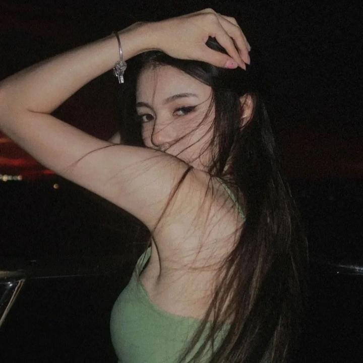 女大学生